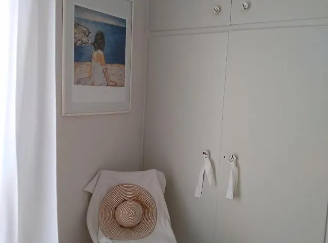 Palm Tree House By The Semesterbostad