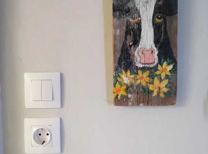 Palm Tree House By The Semesterbostad Skhoínos